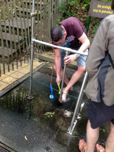 Voetjes weer schoon boenen